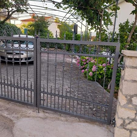 Apartment Miletic Trogir Bagian luar foto