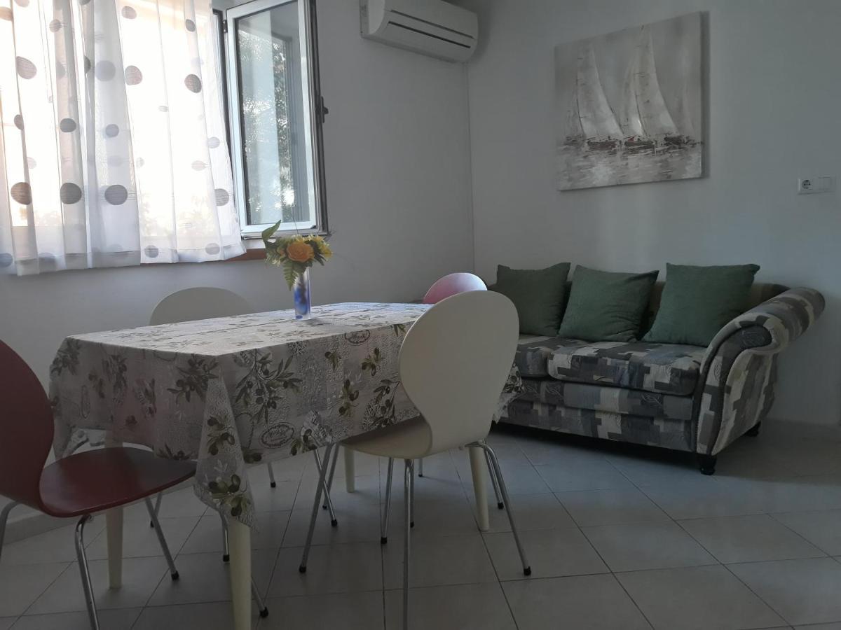 Apartment Miletic Trogir Bagian luar foto