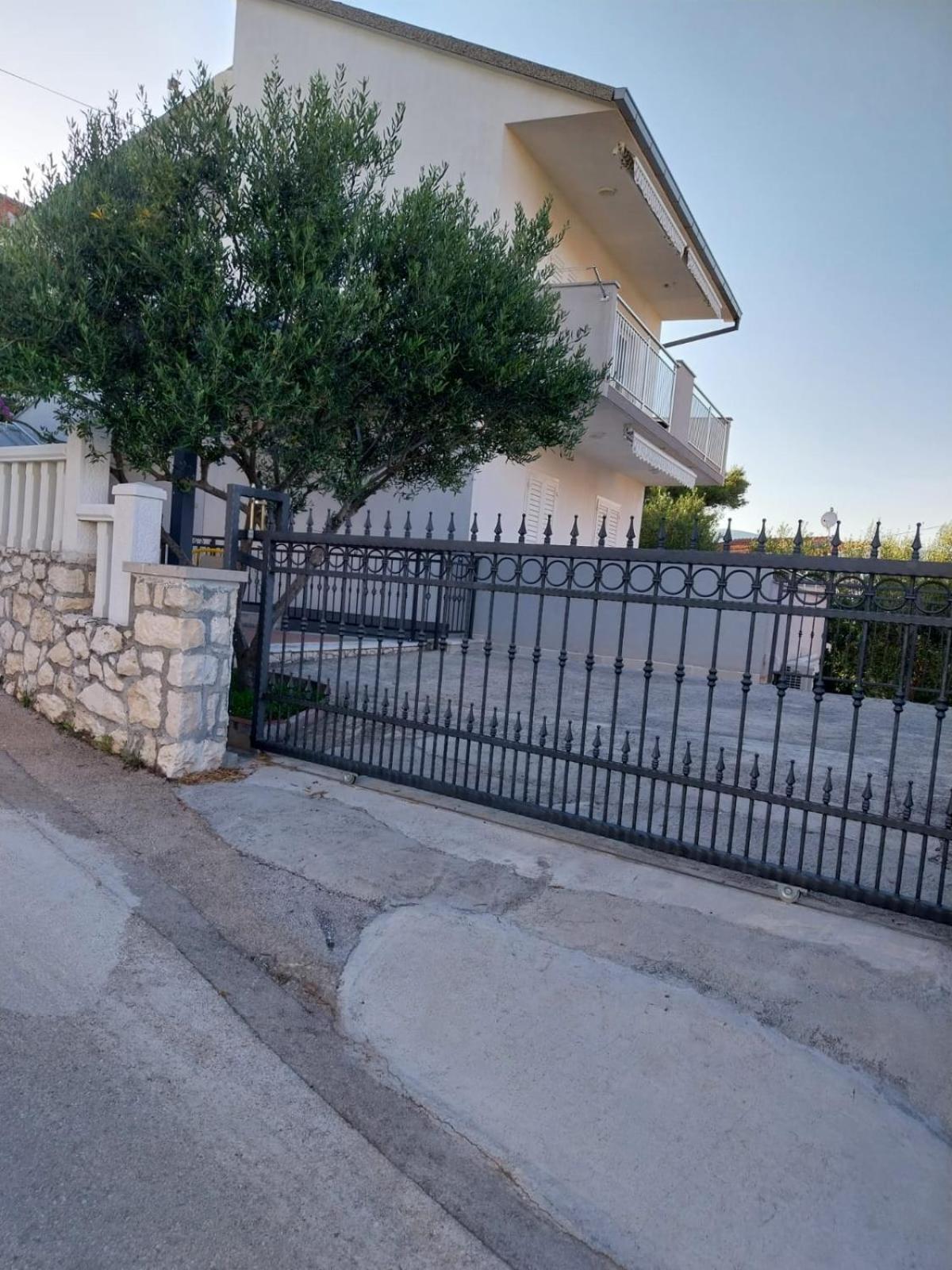 Apartment Miletic Trogir Bagian luar foto